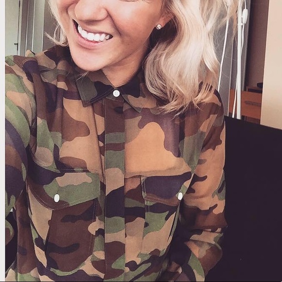 Banana Republic Camouflage Blouse - Picture 6 of 9